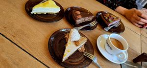 Yummie vegan sweets at Gember in Horst