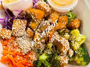 Chinese take out bowl with tofu   at Upbeet in Atlanta