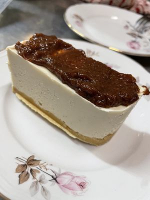 Cheesecake limone cocco con confettura di fejoa ,guava e mele bio   at Agriturismo Piccapane in Cutrofiano