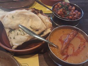 Vegan mains and garlic naan at Chai Naasto in Beckenham