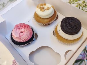 Good cakes and friendly people at Flour Patisserie in Jersey