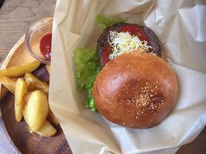 Burger at Natudeco in Kamakura