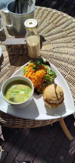 Logica Trio 💚 at Logica Cafe Restaurant in Leiden