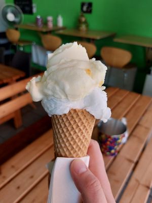 Vanilla and orange at Schön Klar Coffee - Eis eis Baby in Mannheim