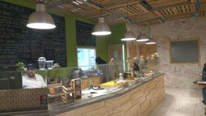 staff at Crudo Sabiduria Liquida - Av Suba in Bogota