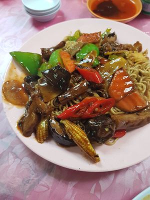 Noodle dish at Wan Fo Yuan in Kuala Lumpur