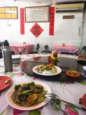 rice and noodles at Wan Fo Yuan in Kuala Lumpur