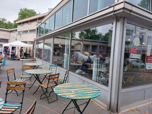 Exterior with outdoor seating at Hausboot in Ludwigshafen