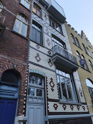 Front at AM/PM in Bruges