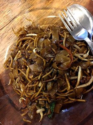 Fried noodles at Harmony Kopitiam in Muar