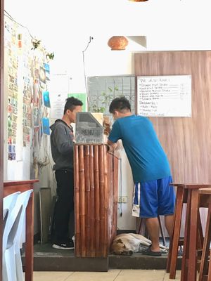 At the Counter at Ven'z Kitchen in Moalboal