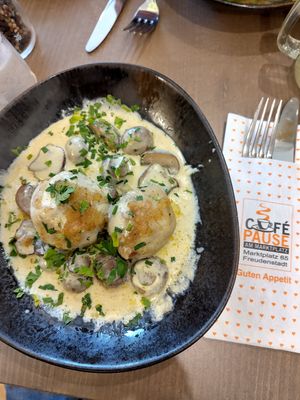 Knödel mit Champignons in Rahmsauce at Cafe Pause in Freudenstadt