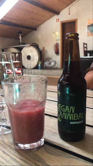 Smoothie and vegan beer at Moagem in Aljezur