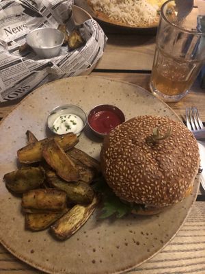 Acorn burger  at Moagem in Aljezur
