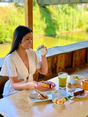 Desfruta de um pequeno-almoço, brunch, almoço ou lanche na nossa esplanada (opções vegetarianas e veganas) at Moagem in Aljezur