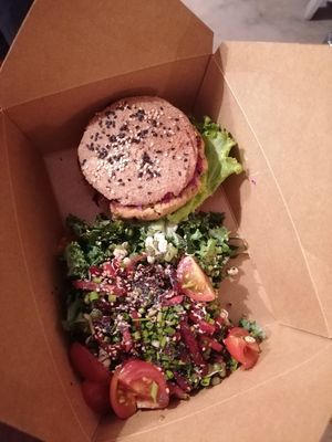 Wow burger at Moagem in Aljezur