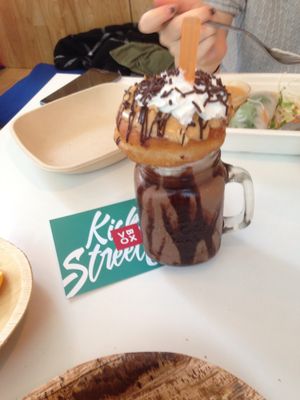 'Tha Bomb' freakshake at V-Box in Ghent