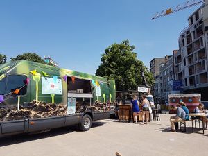 foodtruck VBox kickass streetfood at Vegan street festival Brussels May 2018 at V-Box in Ghent