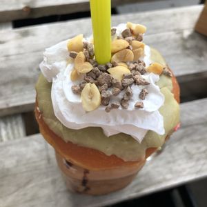 Snickers Freakshakes with matcha donut at V-Box in Ghent