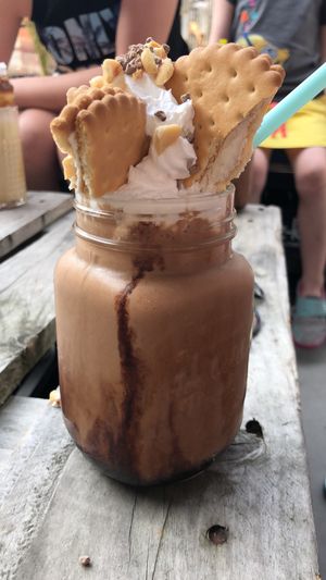 Snickers Freakshake with Princebiscuits at V-Box in Ghent