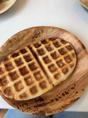 waffle sandwich with seitan at V-Box in Ghent