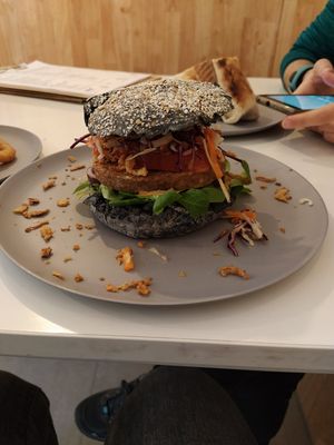 Vegan Burger at V-Box in Ghent