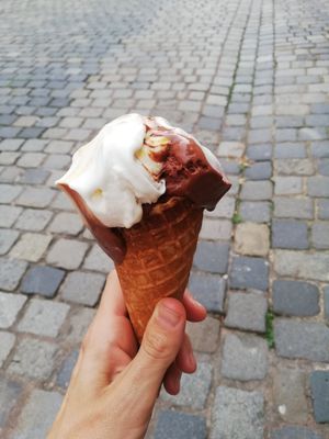 Kokos Chaos and chocolate in a cone at Die Kleine Eismanufaktur in Nuremberg