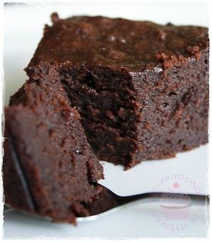 Chocolate cake at La Fourchette Bio in Arcachon