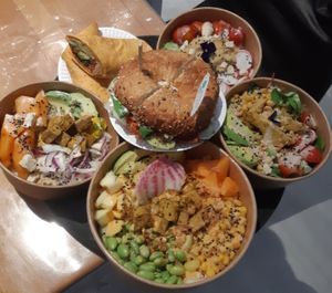 Bowls, Wrap et bagel 100% vegan at La Fourchette Bio in Arcachon