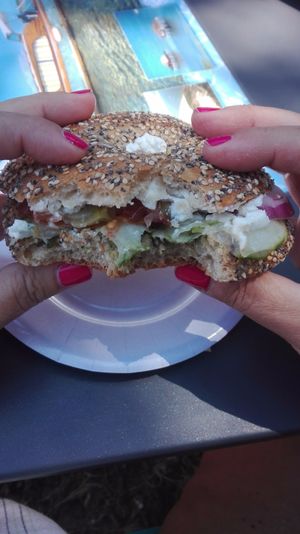Vegan organic bagel at La Fourchette Bio in Arcachon