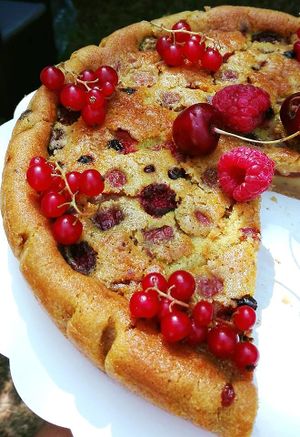 Clafoutis aux fruits rouges at La Fourchette Bio in Arcachon