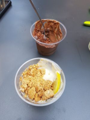 Verrine tarte au citron / Crème chocolat at La Fourchette Bio in Arcachon