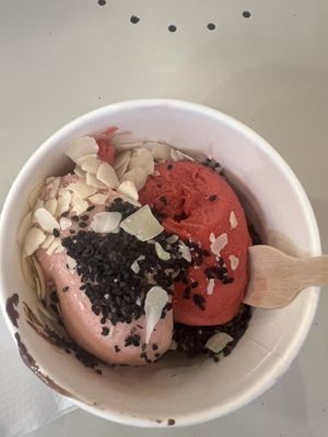 Peach, strawberry, coffee and chocolate; coconut flakes and sesame   at ego in Marseille