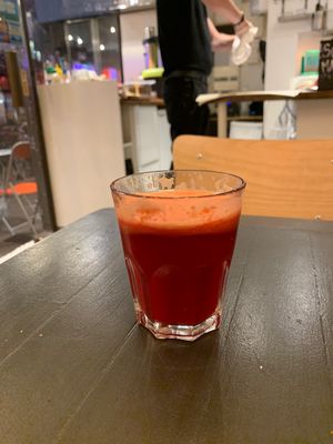 Now offers 3 vegans options, and 7 cold press juices!  at Armand Bar et Cantine in Paris