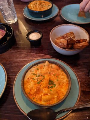 Mac and cheese and parmesan fries at The Tipsy Vegan in Cambridge
