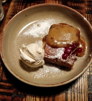 sticky toffee pudding at The Tipsy Vegan in Cambridge