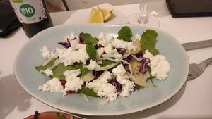 fresh salad with cottage cheese at Hortela in Portimao