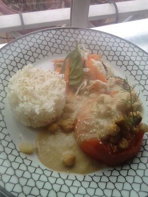 Stuffed tomato at Hortela in Portimao