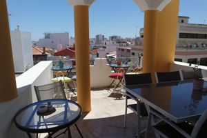 La terrasse en haut du charmant petit restaurant. at Hortela in Portimao