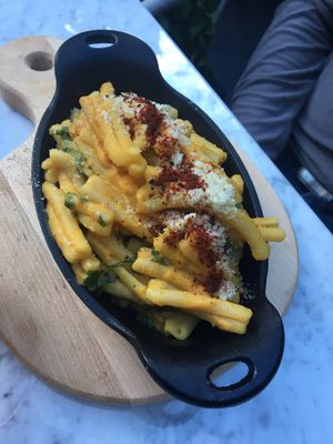 mac and cheese at LOV - Montagne in Montreal