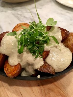 breakfast potatoes at LOV - Montagne in Montreal