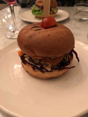 Burger at LOV - Montagne in Montreal