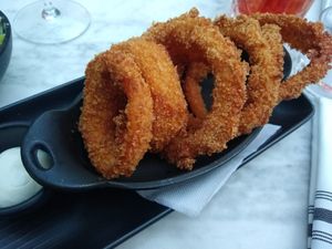 Kombucha battered onion rings and aioli at LOV - Montagne in Montreal