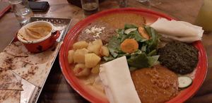 Veg plate for 2 + hummus at Im Herzen Afrikas in Frankfurt