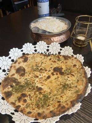 Vegan naan 🫓 with garlic   at Delhi in Malmo