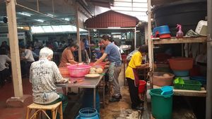 Food preparation at Dharma Realm Guan Yin Sagely Monastery in Kuala Lumpur