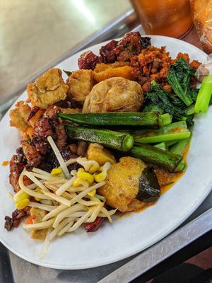 Lunch buffet at Dharma Realm Guan Yin Sagely Monastery in Kuala Lumpur