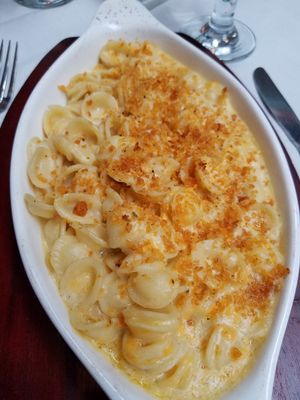 Delicious mac n cheese at Leona & 3 Brothers in Lynbrook