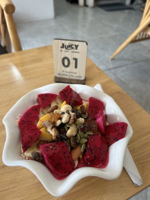 Smoothiebowl  at Juicy in Ho Chi Minh City