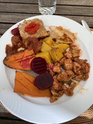 Decide on your own: Sweet potato, pumpkinKimchi, tempeh and much more at The Sacred in Zurich